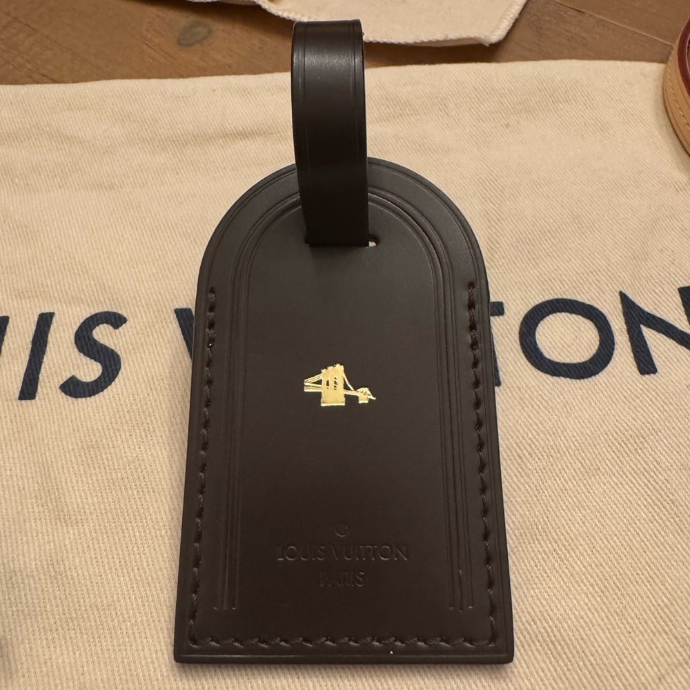 Louis Vuitton Chocolate Leather Luggage Tag